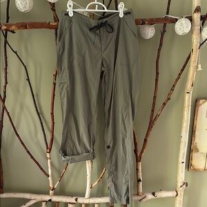 Women’s Eastern Mountain Sports Green Trousers Sleek Design